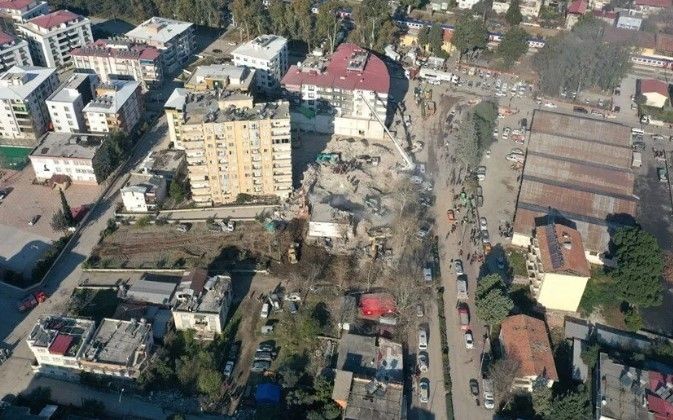 Deprem bölgesinde inşası süren binalarla ilgili flaş karar! Neredeyse tamamı yıkılacak - Resim: 1