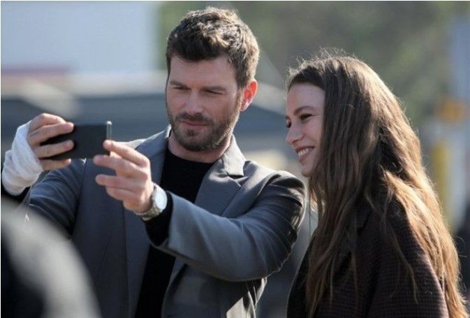 'Aile' dizisi bu akşam yayında! Serenay Sarıkaya'dan yayın öncesi sürpriz paylaşım: Korkuyorum - Resim: 6