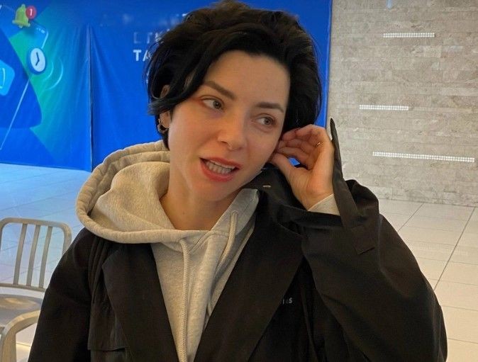 İmaj değiştiren Merve Boluğur saçlarını kısacık kestirdi! Kendini Kristen Stewart'a benzetti - Resim: 3