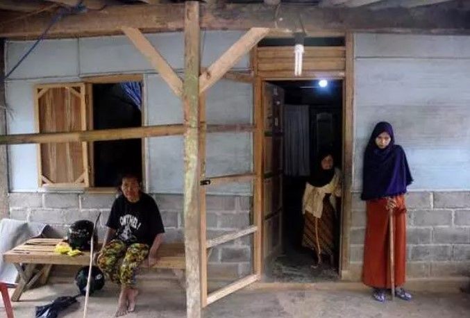 14 yaşında kuyruk kabusu yaşıyor! Babası kesmeye çalıştı - Resim: 19