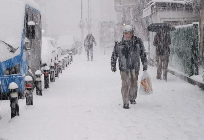 Meteoroloji'den herkesin beklediği uyarı geldi! İstanbul'a kar geliyor! Tarih verildi: Atkıları, bereleri çıkarın! İşte haftalık hava durumu - Resim: 5