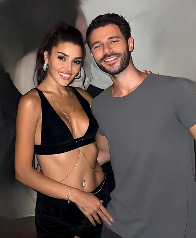 Hakan Sabancı kural bozdu! Hande Erçel'le olan aşk pozunu paylaştı... Binlerce beğeni geldi - Resim: 1