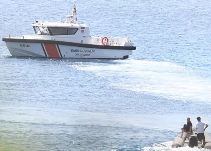 Fahriye Evcen ile Burak Özçivit'in küçük oğlu Kerem ilk kez görüntülendi! Karan Özçivit'in kardeşi bakın kime benziyor? - Resim: 2