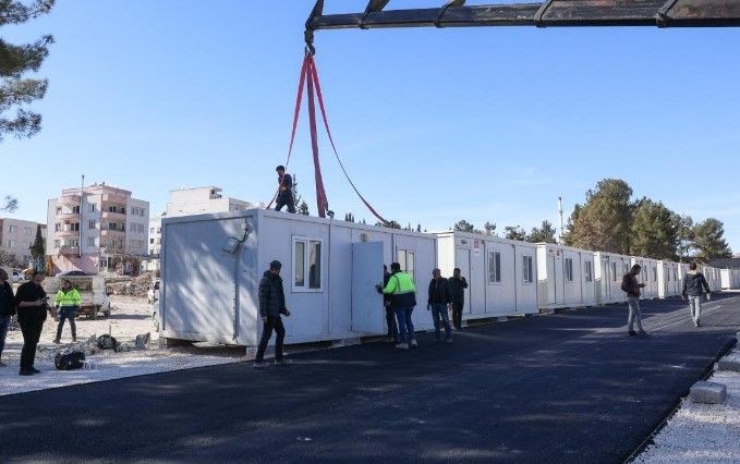Bakan Karaismailoğlu Adıyaman'daki son durumu aktardı: En büyük görevimiz kısa zamanda vatandaşların acılarını hafifletmek - Resim: 5