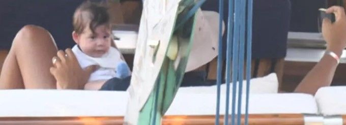 Fahriye Evcen ile Burak Özçivit'in küçük oğlu Kerem ilk kez görüntülendi! Karan Özçivit'in kardeşi bakın kime benziyor? - Resim: 8
