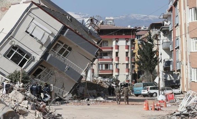 Deprem bölgesinde inşası süren binalarla ilgili flaş karar! Neredeyse tamamı yıkılacak - Resim: 9