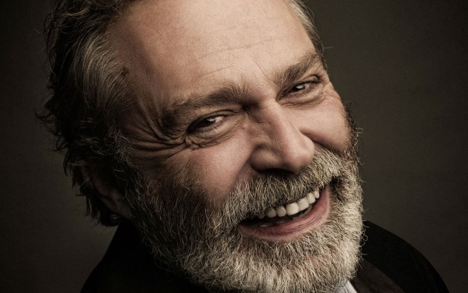 'Kundakçı' isimli tiyatro oyununda fenalaşan ve hastaneye kaldırılan Haluk Bilginer taburcu edildi! - Resim: 3