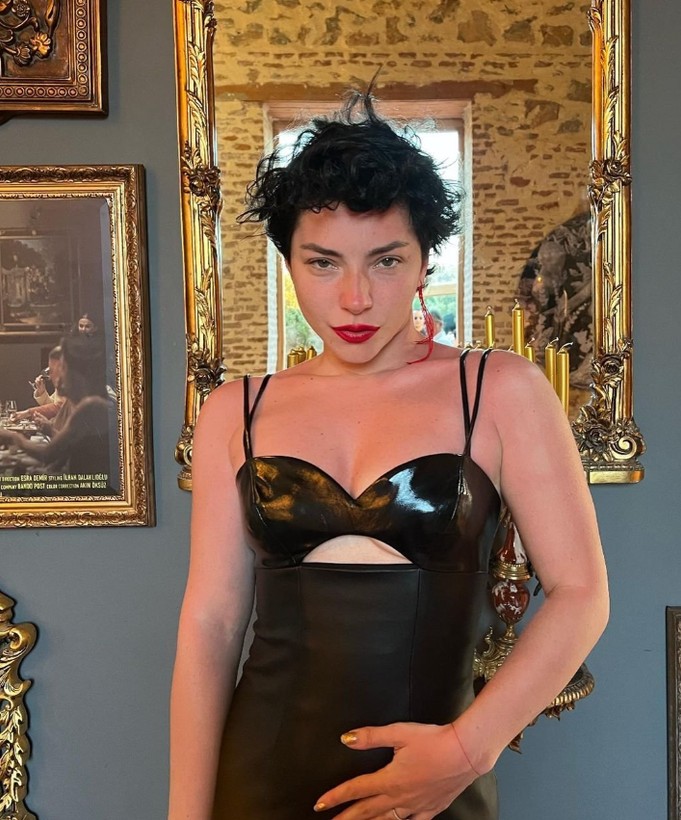 Merve Boluğur'un aldığı kilolar dikkat çekti! Esra Dermancıoğlu'na benzetildi - Resim: 9