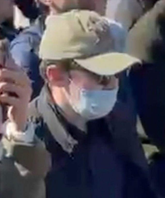 Gülen'in cenazesine katılanlar yüzlerini maske ve gözlükle gizledi - Resim: 24