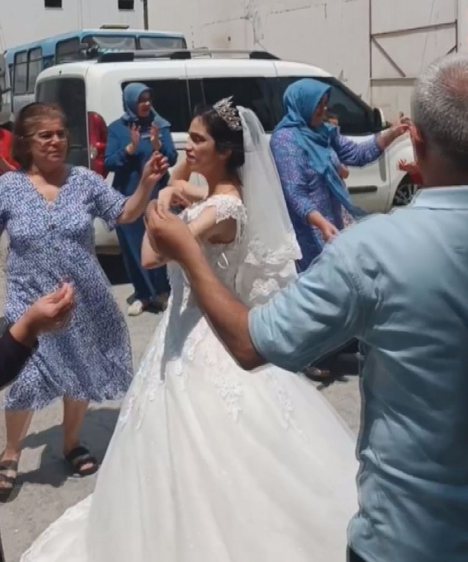 Kızı için damatsız düğün yaptı - Resim: 4