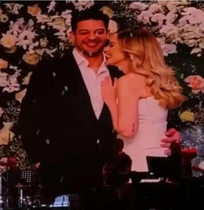 Murda ile yakınlaşmasıyla dikkat çeken Hadise bikinisinin ipleri açıp sere serpe uzandı! O anları sosyal medya hesabından paylaştı - Resim: 1