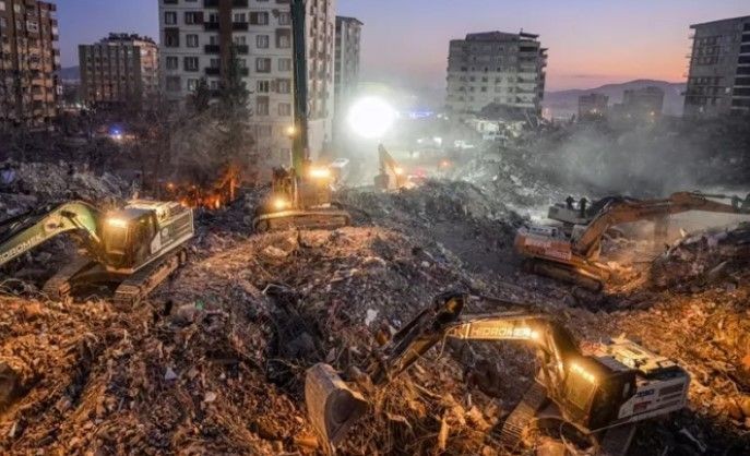 Bavul dolusu dolarlar, altın kemerler... Depremin ardından kaydedilen görüntüler yılların alışkanlığını değiştirecek mi? - Resim: 4