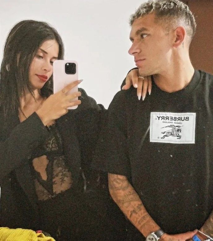 Galatasaraylı yıldız futbolcu Lucas Torreira aşka geldi! Oyuncu Devrim Özkan'la ev hallerini paylaştı! Torreira'nın notu parmak ısırttı - Resim: 12