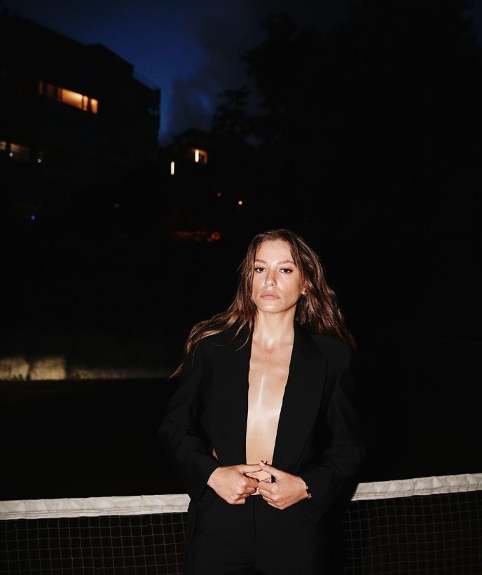 'Yılın Stil Sahibi Kadın Oyuncusu' ödülü Serenay Sarıkaya'ya gitti! Jüri üyeleri arasında Arzu Sabancı vardı | Hande Erçel veto mu yedi? - Resim: 10