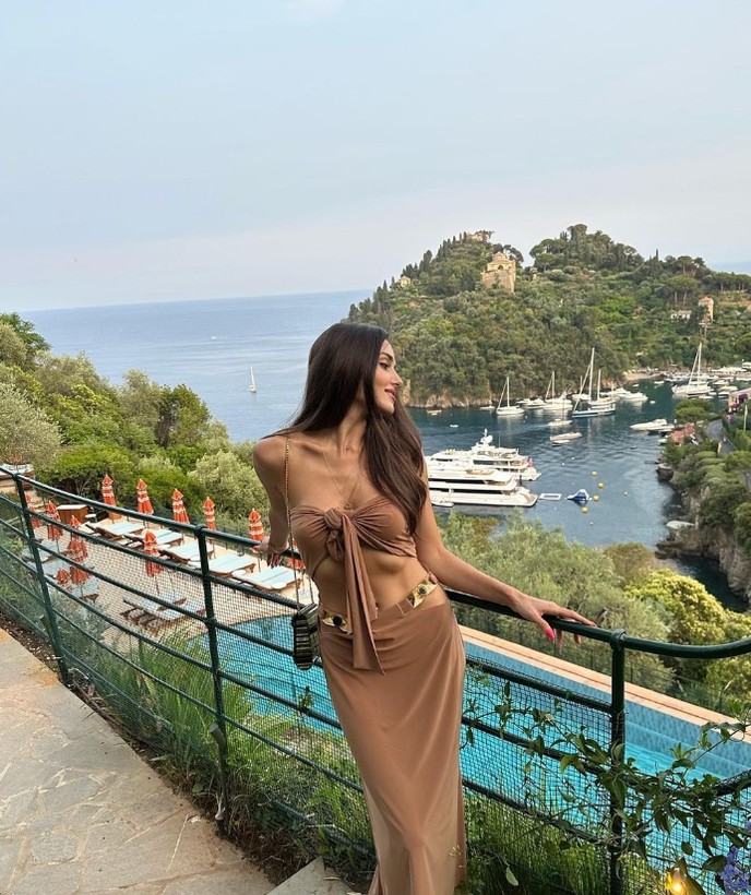 Sevgilisi Hakan Sabancı ile tatiline tam gaz devam eden Hande Erçel'den kritik hamle geldi! "Umarım sonu Merve Boluğur gibi olmaz" - Resim: 21