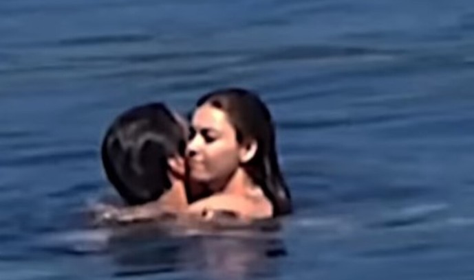 Yalı Çapkını dizisinin başrolleri Mert Ramazan Demir ve Afra Saraçoğlu ayrıldı! Ayrılığın sebebi belli oldu - Resim: 3