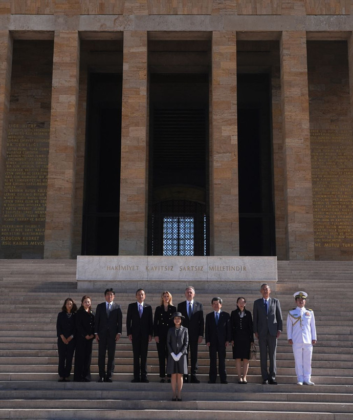 Japonya Altes Prensesi Akiko Mikasa'nin Anıtkabir ziyaretinde dikkat çeken detay - Resim: 31