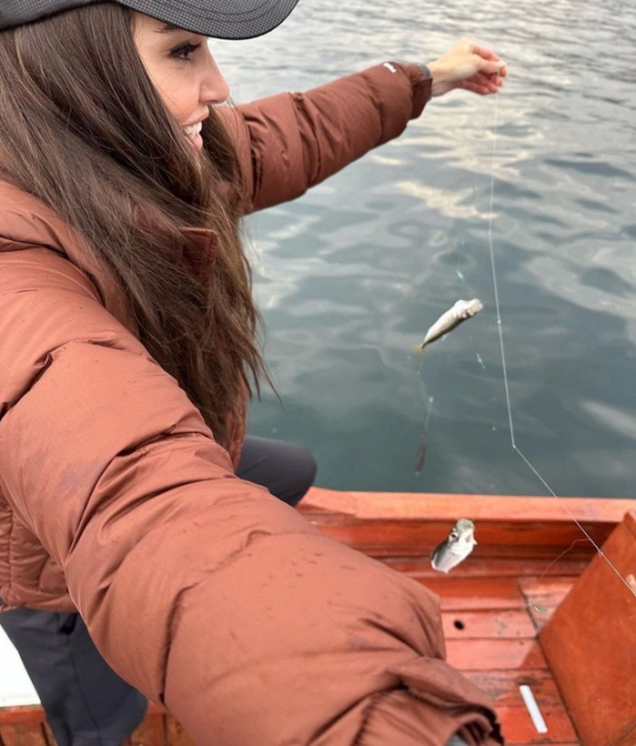 Milano'da katıldığı bir davette tüm güzelliğini gözler önüne seren oyuncu Hande Erçel beğeni yağmuruna tutuldu - Resim: 5