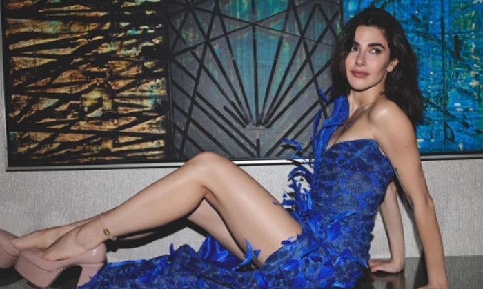 Bodrum'da tatiline devam eden Nesrin Cavadzade deniz sonrası sere serpe uzanarak güneşlendi - Resim: 4