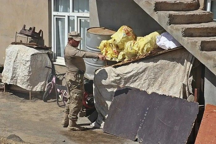 Diyarbakır'da kaybolan 8 yaşındaki Narin'in cansız bedeni bulundu mu? Kayalıklarda kan lekeleri.... - Resim: 17