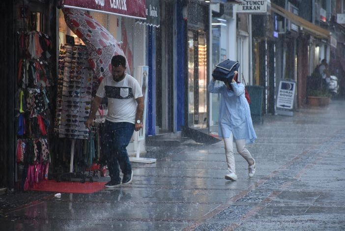 Meteoroloji uyardı! Marmara'ya kuvvetli sağanak geliyor - Resim: 3