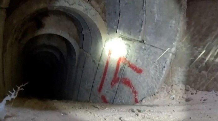 İsrail'in Hamas komuta merkezi olduğunu iddia ettiği tünelleri kim yaptı? Gazze'deki gazeteciler tünellerde - Resim: 14
