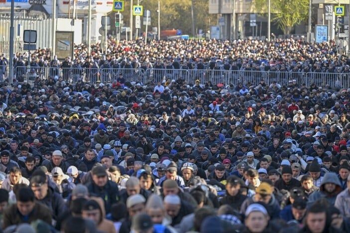 Rusya'da camiler bayram namazında doldu taştı: Moskova'da tekbir sesleri - Resim: 3