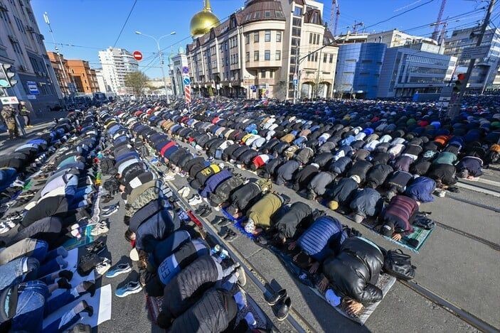 Rusya'da camiler bayram namazında doldu taştı: Moskova'da tekbir sesleri - Resim: 6
