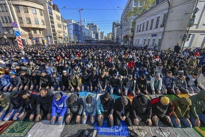 Rusya'da camiler bayram namazında doldu taştı: Moskova'da tekbir sesleri - Resim: 9