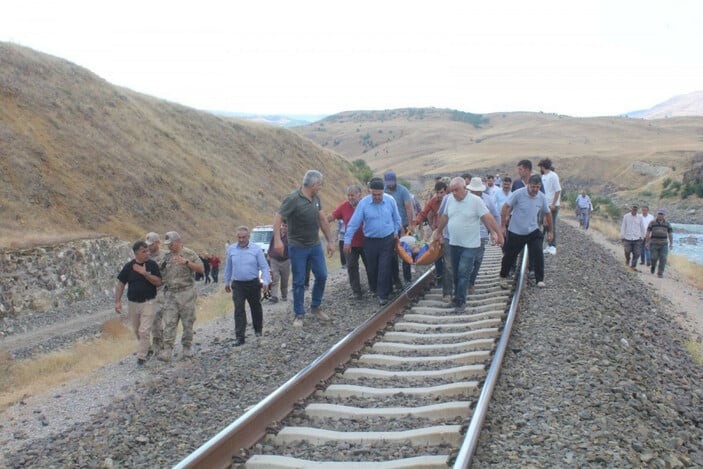 Muş'ta acı ölüm! Balık tutarken nehre düşüp boğuldu - Resim : 1