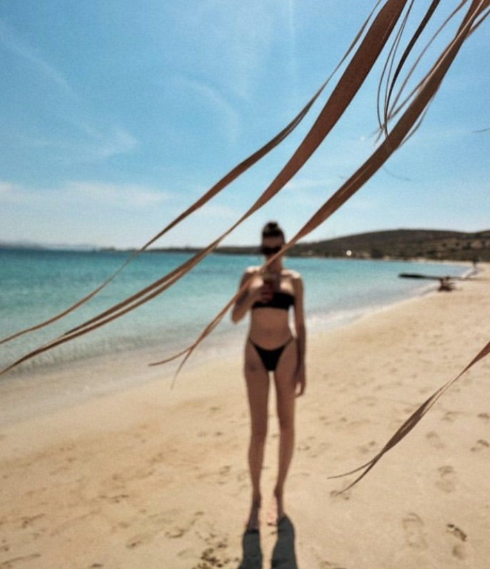 Serenay Sarıkaya tatile çıktı! Fiziğini gözler önüne seren o fotoğrafı paylaştı - Resim: 8