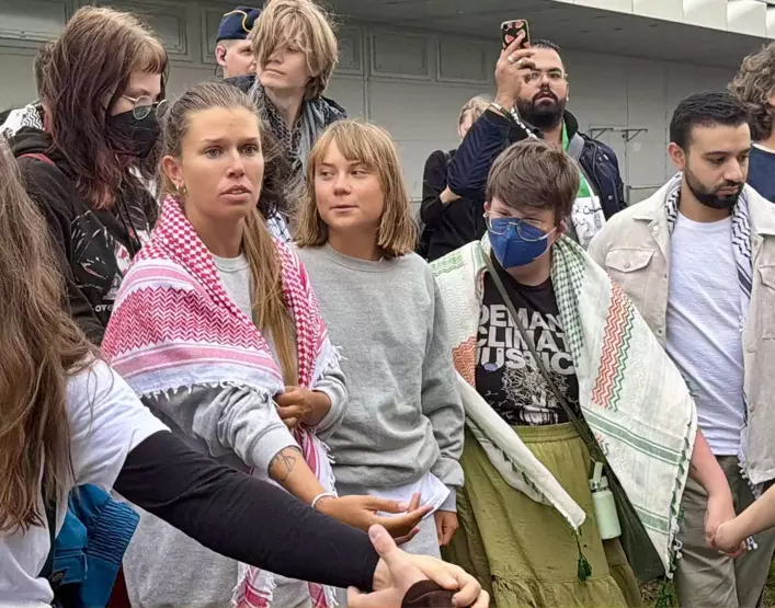 “Bizi dövecekler” demişti: Thunberg, İsrail’de maruz kaldığı muameleyi anlattı - Resim: 2