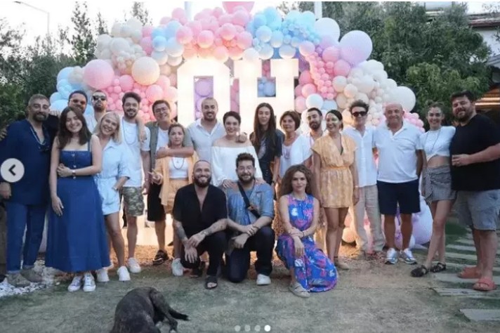 Bebeğini kucağına almak için gün sayan Ezgi Mola karnı burnunda AVM'de görüntülendi - Resim: 5