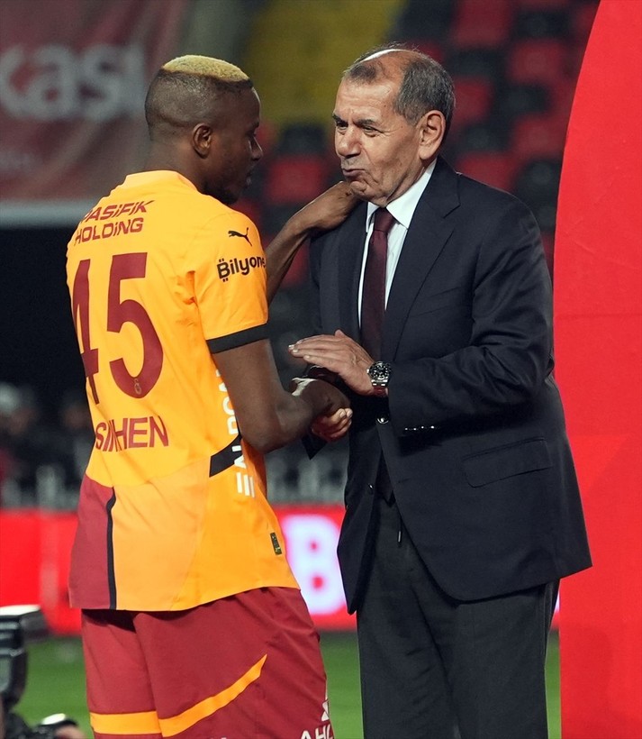 Galatasaray taraftarında büyük hazırlık! Victor Osimhen gitmesin diye harekete geçtiler - Resim: 13