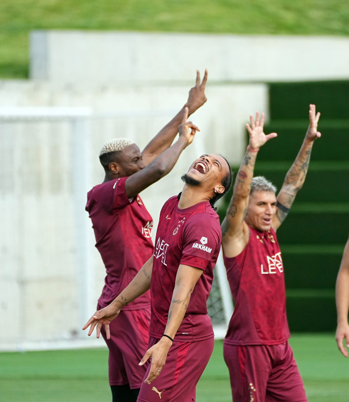 Osimhen, Galatasaray formasıyla ilk antrenmanına çıktı - Resim: 1