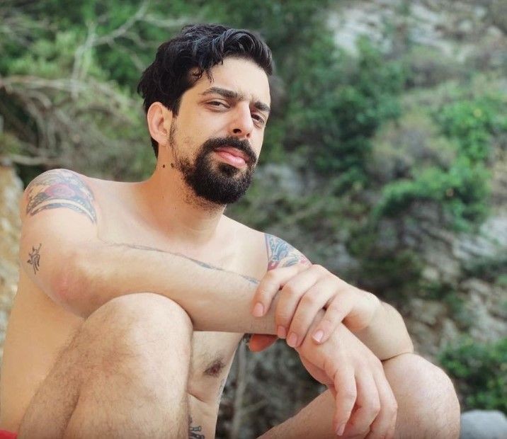 Yüzyüzeyken Konuşuruz'un gitaristi Can Tunaboylu ile ilgili skandal! "Tunaboylu, sevgilisi Aybike Çelik'i eve hapsedip darp etti" - Resim: 3