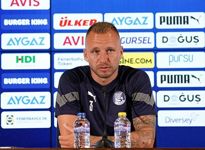 Rapid Wien - FC Slovacko maçında Türk hakemleri şike mi yaptı? TFF'den olay maçla ilgili açıklama - Resim: 7