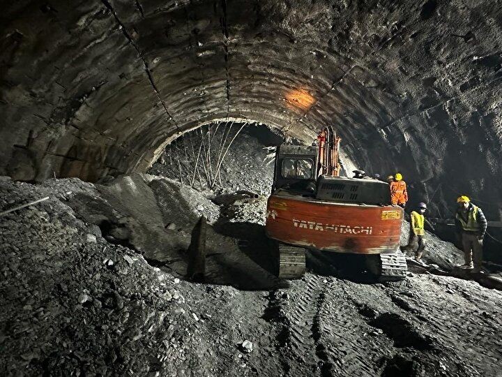 Hindistan'da 17 gün sonra gelen mucize! Mahsur kalan 41 işçi kurtarıldı - Resim: 5