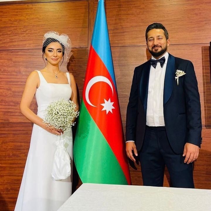Paris'te evlenme teklifi alan başarılı şarkıcı Öykü Gürman sevgilisi Fatih İçmeli ile Bakü'de evlendi - Resim: 12