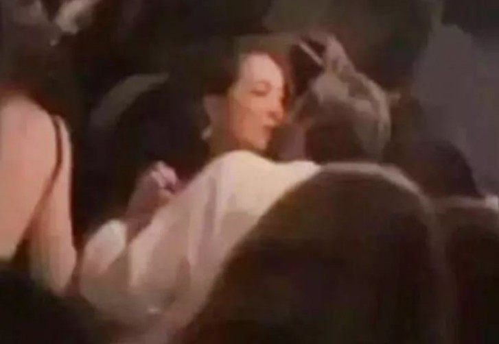 Magazin gündemine bomba gibi düşen ihanet iddiaları sonrası Kadir Doğulu ve Neslihan Atagül kameralara takıldı! Çift tatile mi gidiyor? - Resim: 9