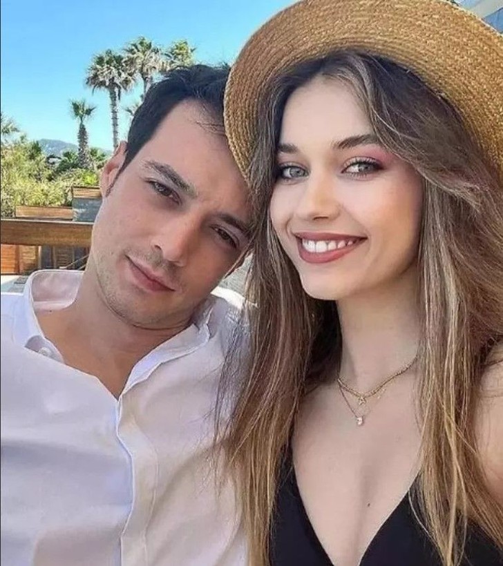 Afra Saraçoğlu ve Mert Yazıcıoğlu ayrıldı! Afra 'ihanet yok ama ayrıldık' dedi - Resim: 9