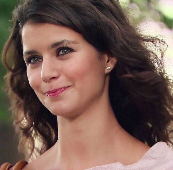 Beren Saat bayramları karıştırdı! 19 Mayıs yerine 23 Nisan... - Resim: 7