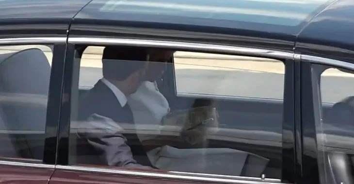 Macron çifti bir kez daha gündem oldu: Brigitte, eşini görmezden geldi - Resim : 2