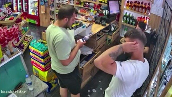 Esenyurt'ta tekele kanlı baskın! Yeni detaylar ortaya çıktı! Baba paylaşım yaptı mı açıkladı - Resim: 1