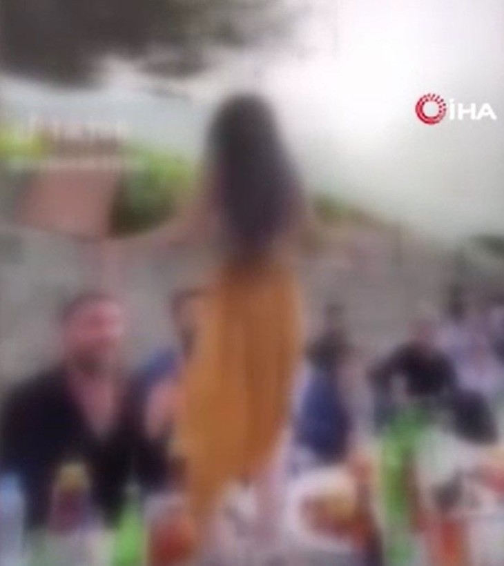 Sosyal medya Kayseri'den gelen görüntülerle ayağa kalktı! Küçük kızı alkol masasına çıkarıp oynattılar! Rezalete açıklama geldi - Resim: 4