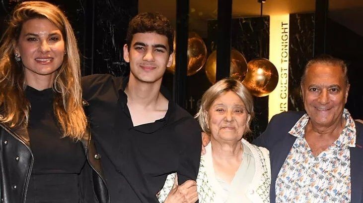 Fahriye Evcen ile Burak Özçivit'in küçük oğlu Kerem ilk kez görüntülendi! Karan Özçivit'in kardeşi bakın kime benziyor? - Resim: 39