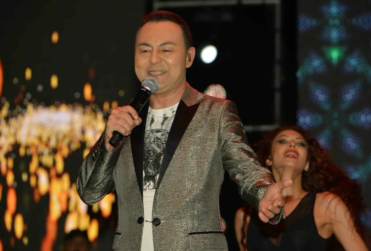 Serdar Ortaç denize sıfır saray yavrusu evini satılığa çıkardı - Resim: 15