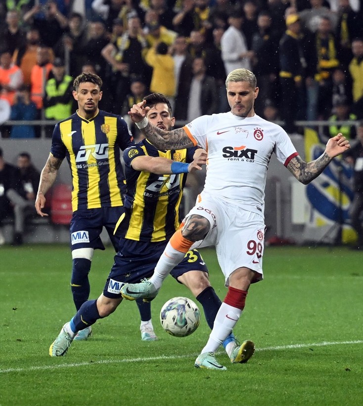Son dakika Galatasaray haberleri... Galatasaray Ankaragücü'nü 4-1 yendi! Şampiyonluk maçından unutulmaz fotoğraflar - Resim: 3