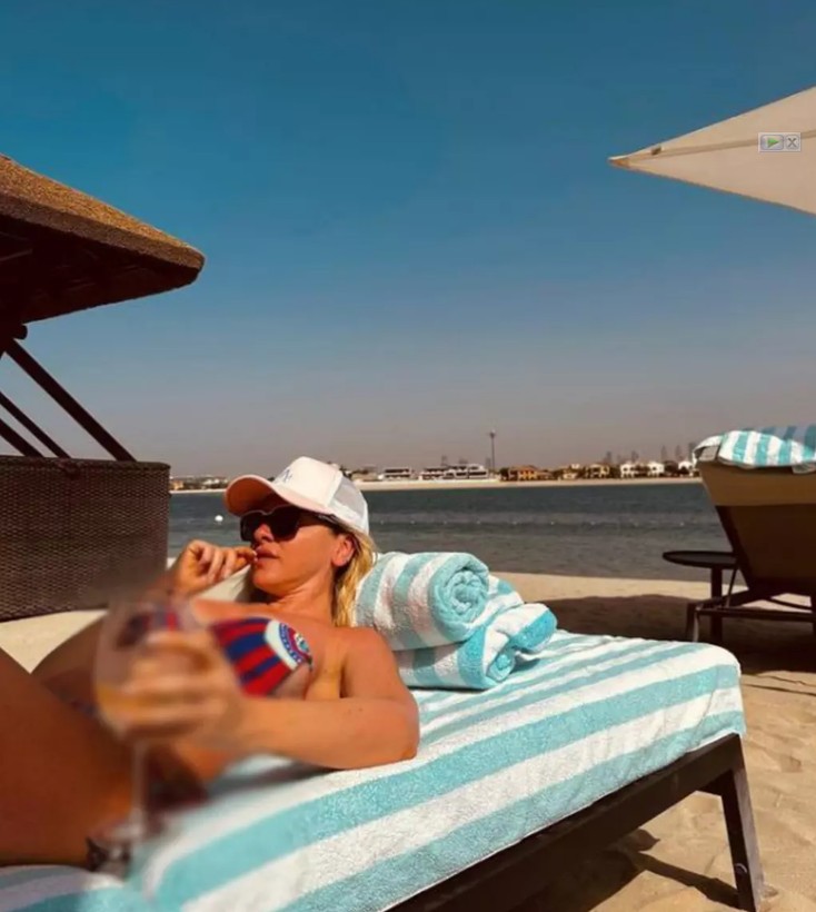 Murda ile yakınlaşmasıyla dikkat çeken Hadise bikinisinin ipleri açıp sere serpe uzandı! O anları sosyal medya hesabından paylaştı - Resim: 9