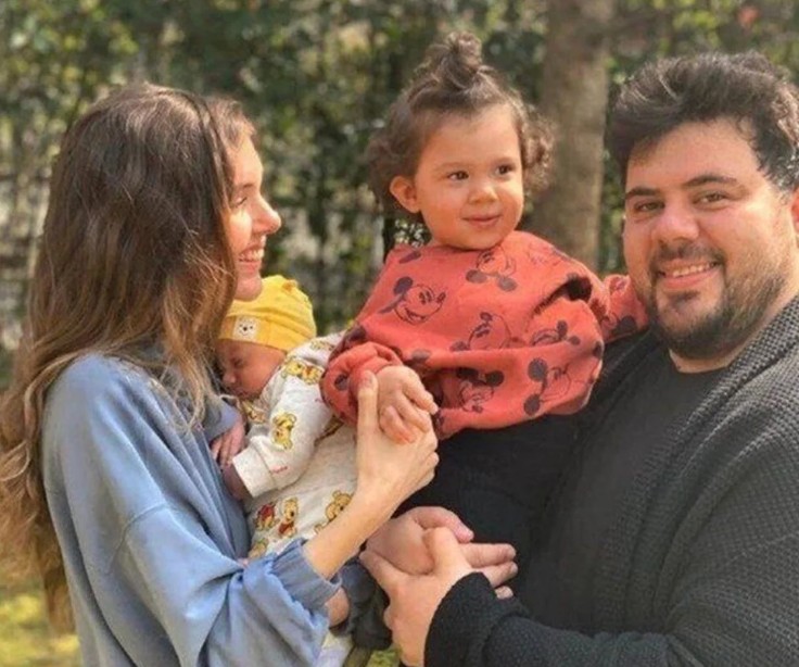 Eser Yenenler ile evliliğinden 2 çocuğu olan Berfu Yenenler ateş püskürdü: Kalbiniz 3 yaşındaki çocuğa kötü diyecek kadar taşlaşmış - Resim: 1